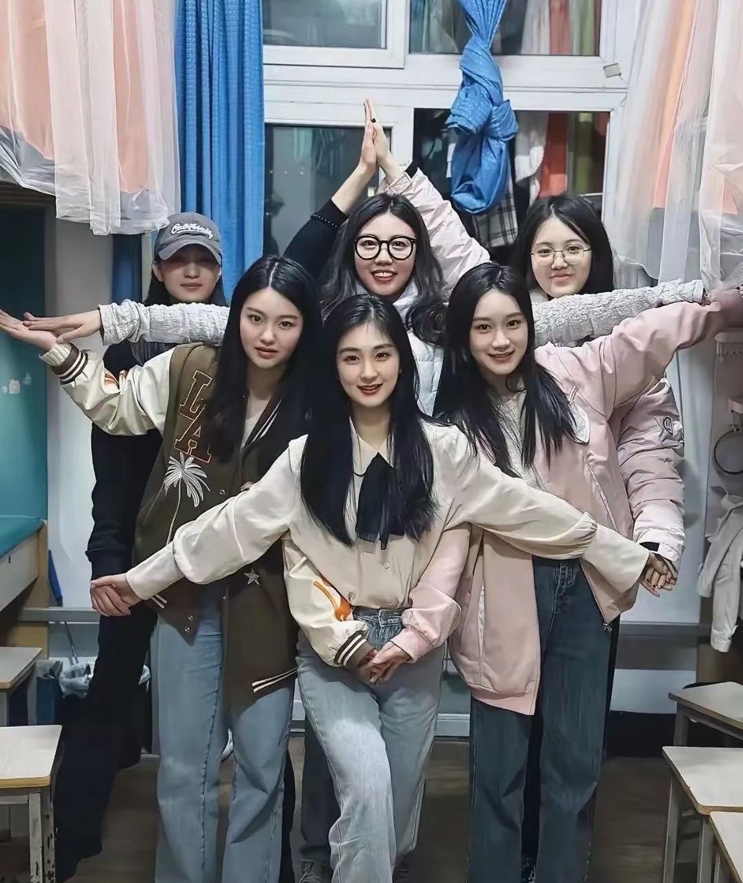 大家有没有发现 女大学生青春气息满满 我一朋友在山东大学 她们宿舍