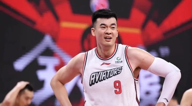 李慕豪成沈梓捷离队受益者?ba夏季联赛,深圳男篮114-96击败新疆男篮.