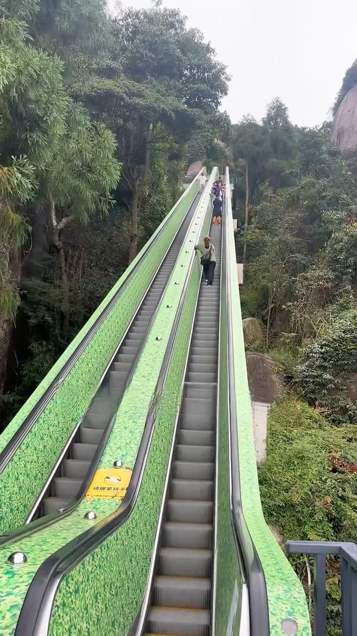 福建多处名山装电梯,敢问长城何时贴瓷砖?