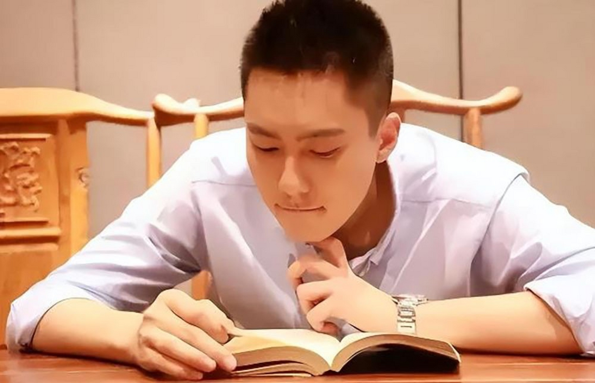 白岩松在儿子白清扬中考前,曾这样对儿子说:"你如果考上了北京最好的