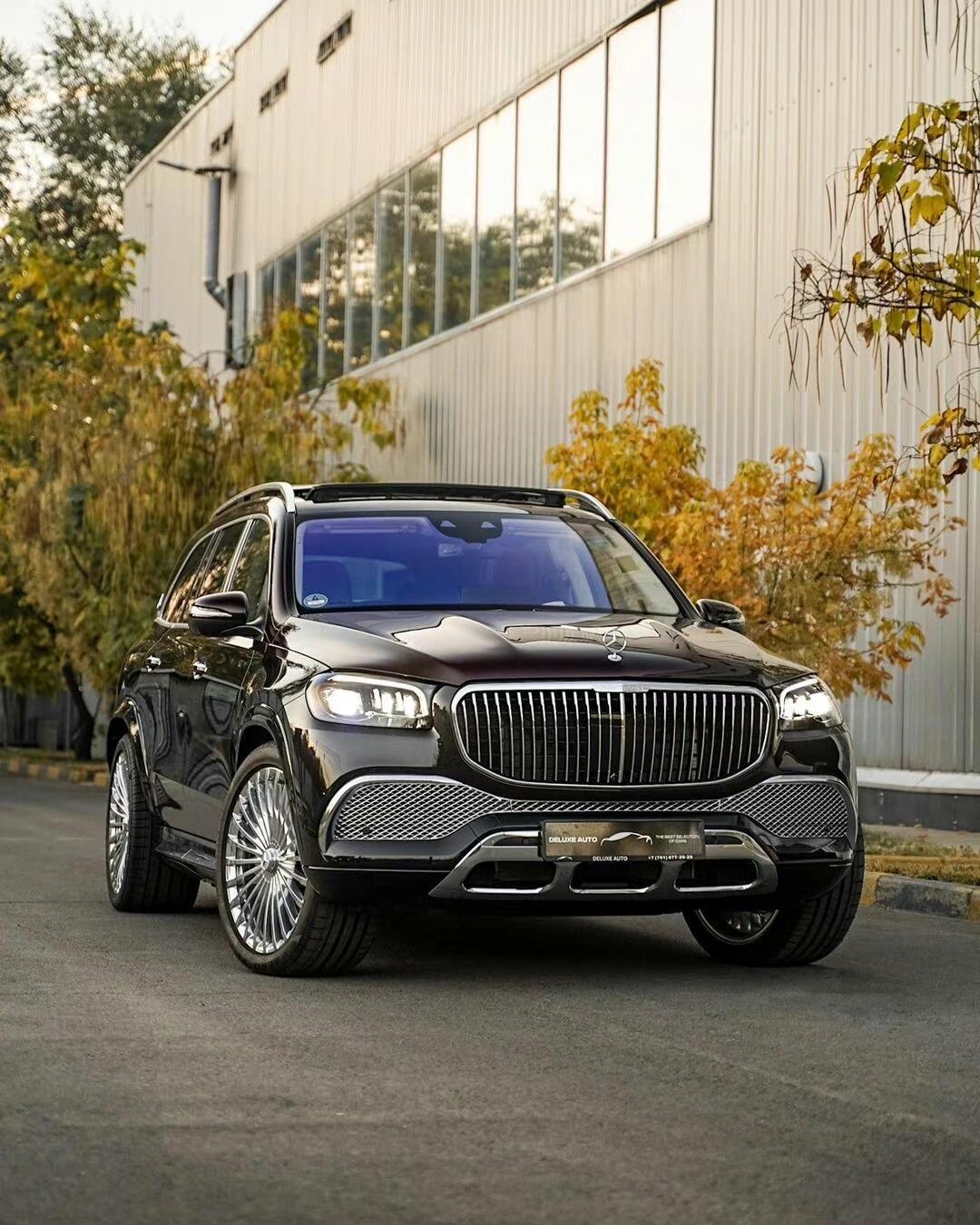 双拼色迈巴赫gls600礼乐版,22寸电镀铝合金轮毂,4座行政后排座椅,豪华