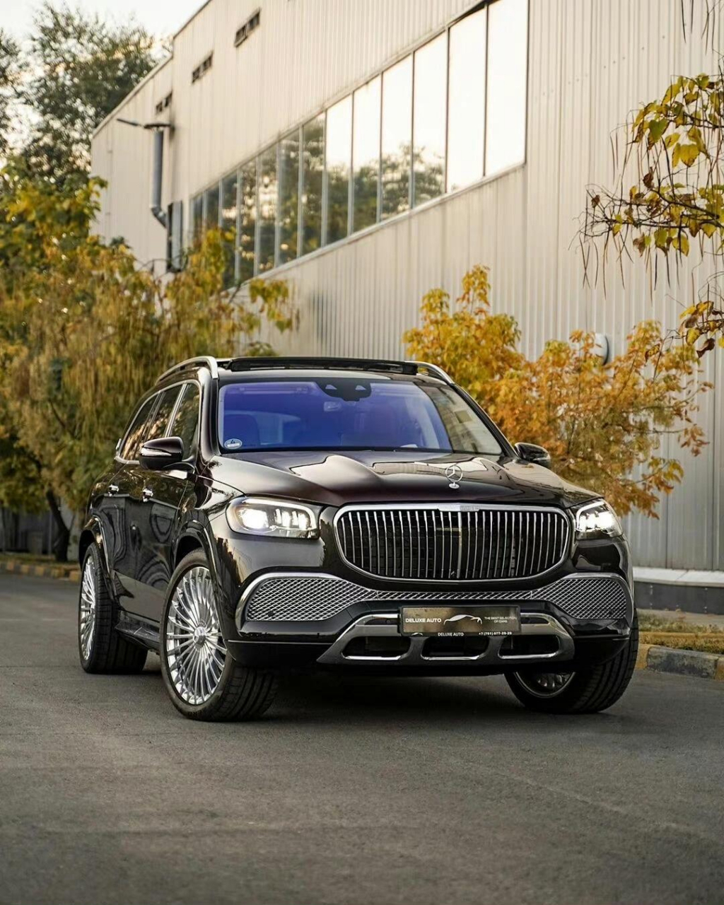 双拼色迈巴赫gls600礼乐版,22寸电镀铝合金轮毂,4座行政后排座椅,豪华