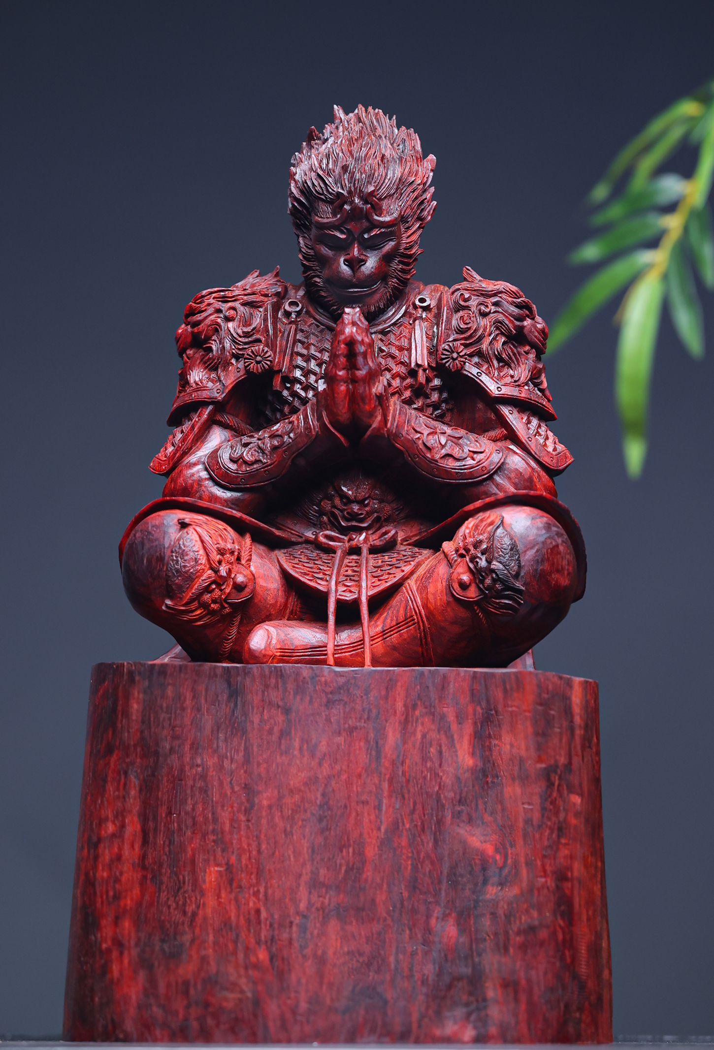 背影斗战胜佛打坐图片斗战胜佛雕件斗战胜佛玄关摆件斗战神佛坐姿图片