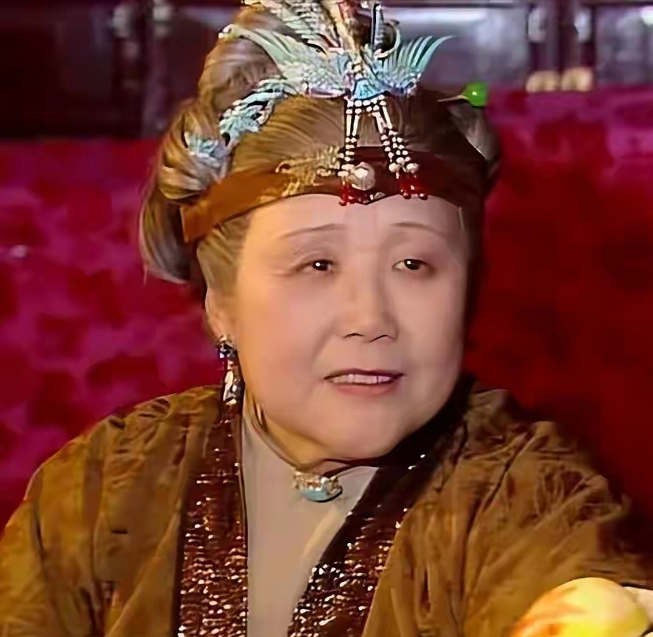 演员,欧阳奋强说,扮演贾母的李婷,喜欢打小报告,我们出了什么岔子,她