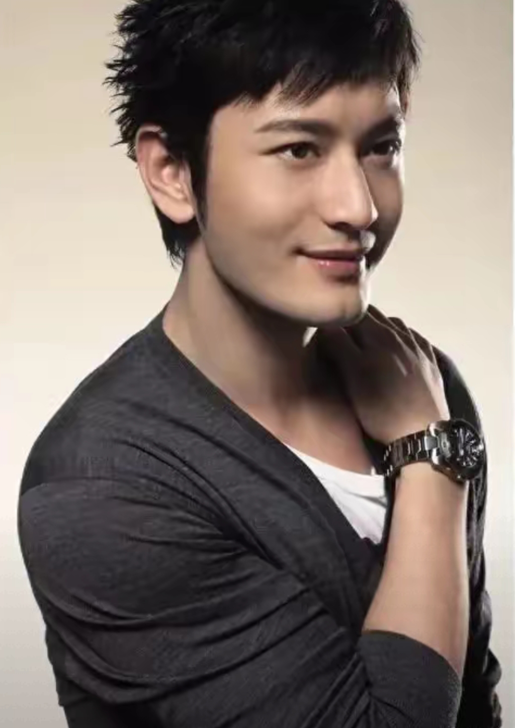 演技:黄晓明胜     电视剧《好事成双》《鬓边不是海棠红》《大汉天子