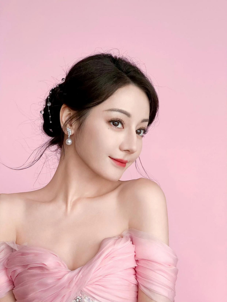 迪丽热巴粉色花仙公主,灵动优雅,好浪漫!