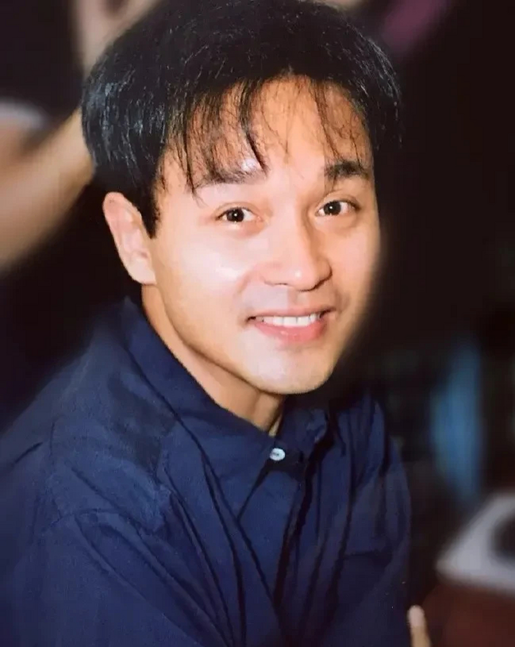 张国荣舞姿优美,和何超琼在一起真养眼.