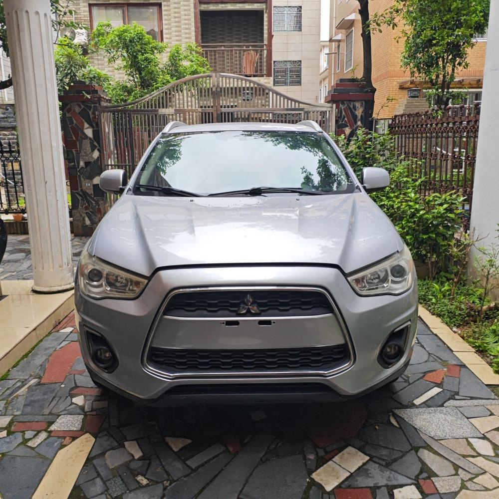 他从非正规市场买了一台2014年的三菱劲炫2