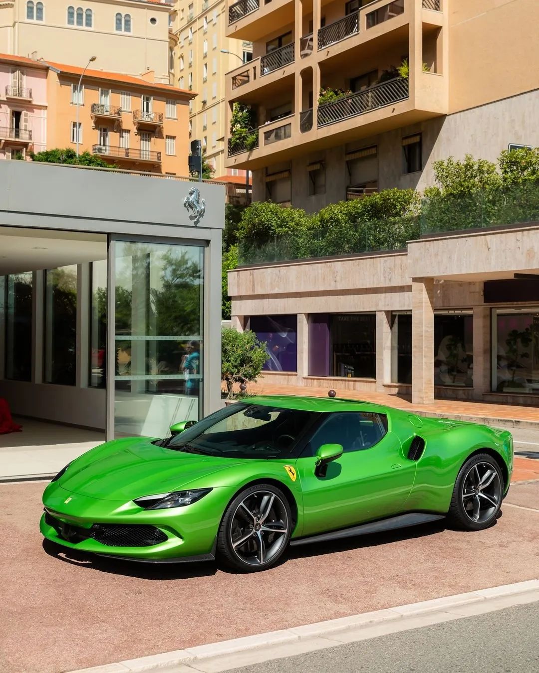法拉利296gtb清新脱俗绿色涂装,融合自然之灵现代科技