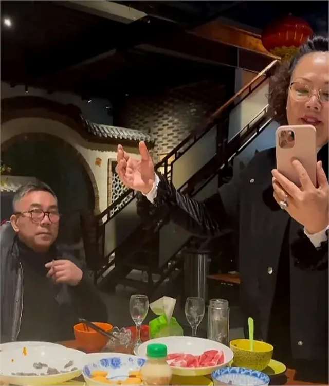 天津官媒点名杨议让其停止闹剧,震惊!杨议小三聊天记录全曝光!