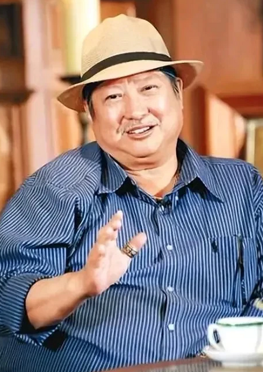 "大哥大"洪金宝说:小时候跟师父学戏,规矩太多了,首先我们不能说粤语