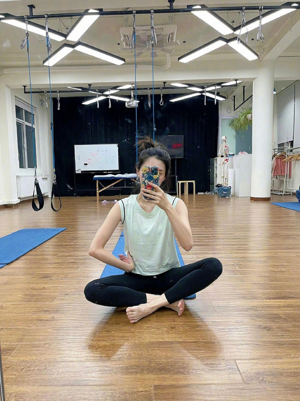 江疏影健身自拍 jio好白