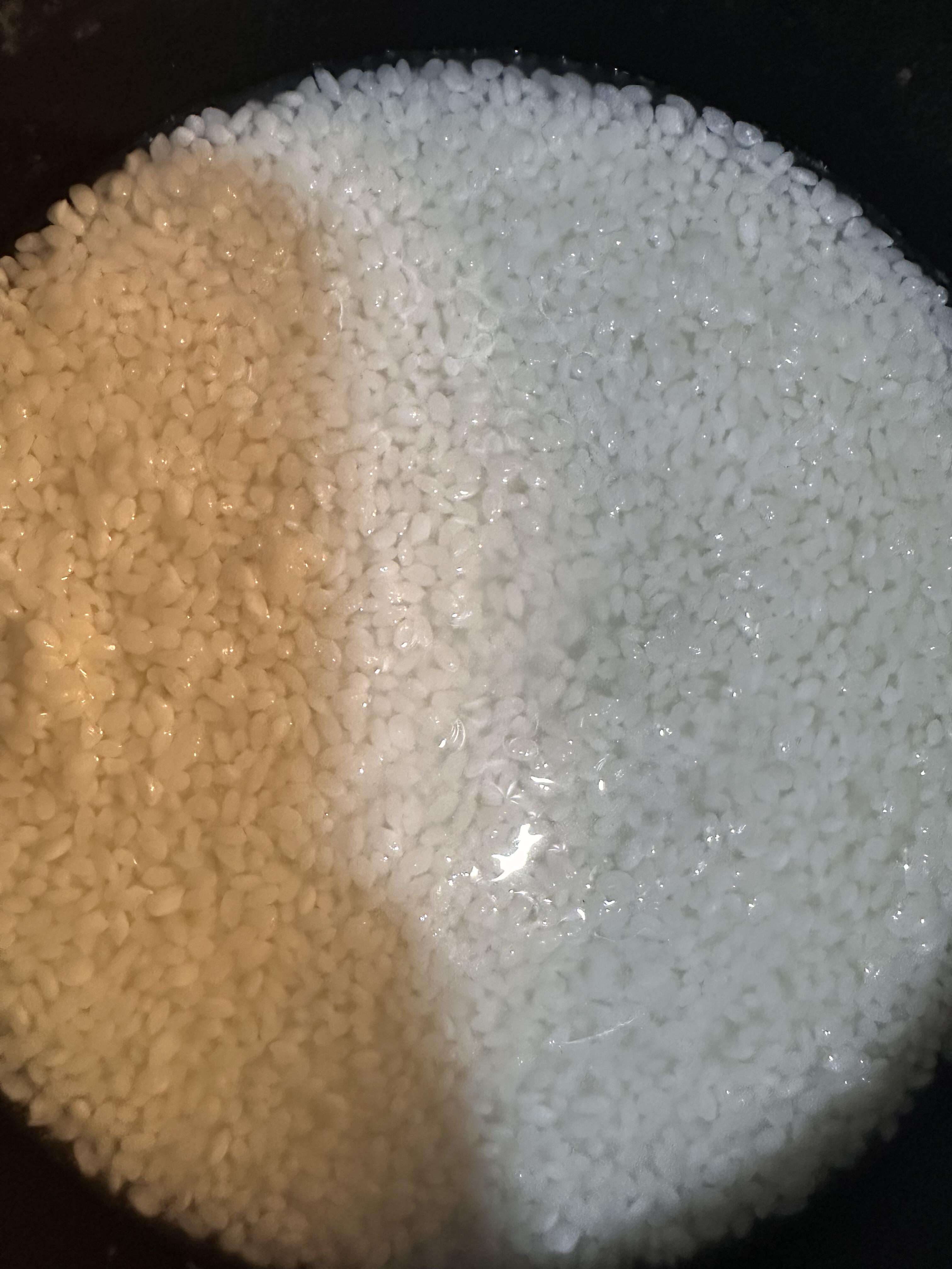 十点半放进去的难道是洗完米沒有加水吗?洗完米不是就有水了的吗?