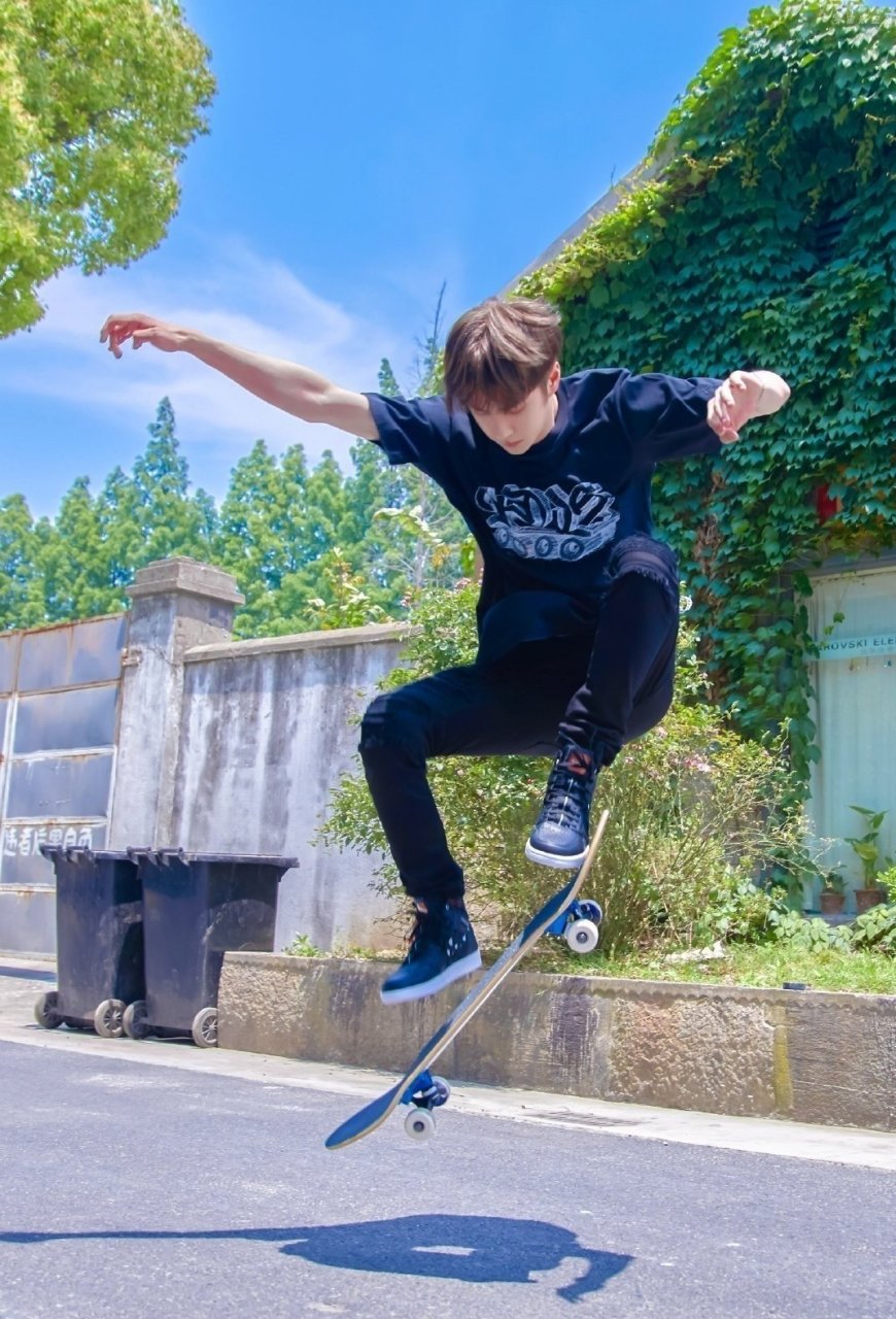 王一博爱的滑板