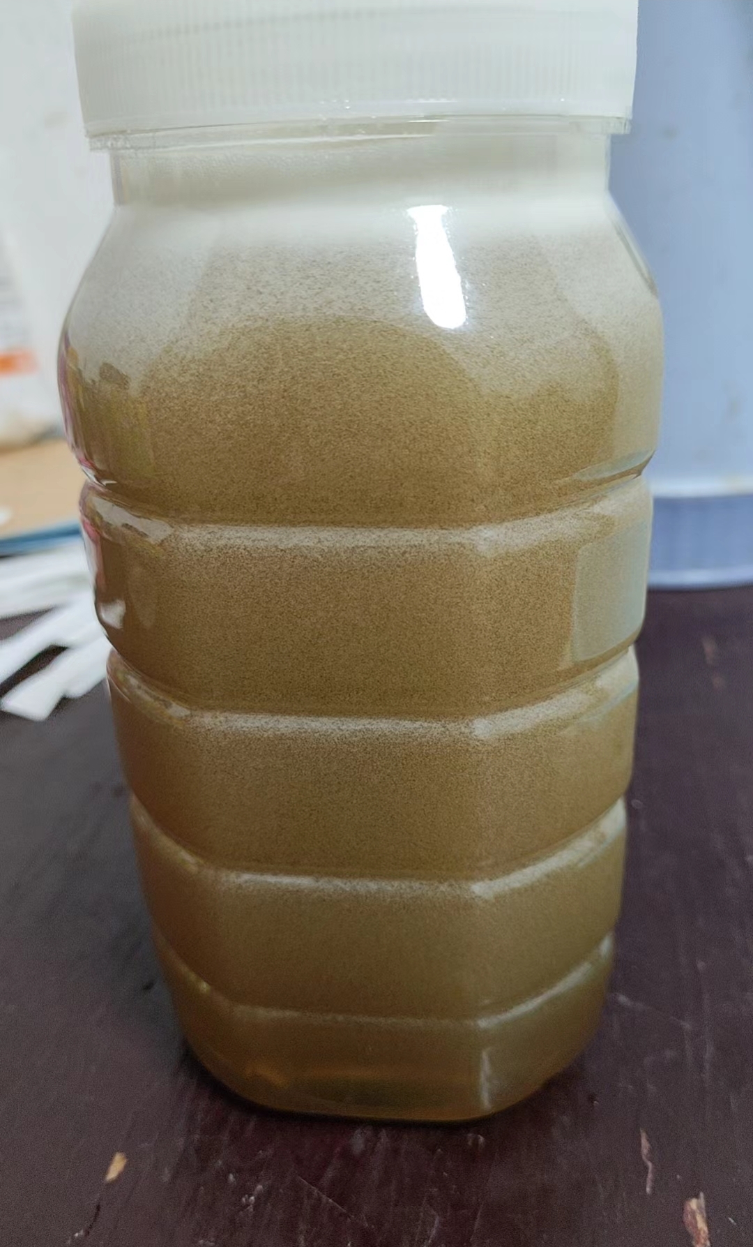 放了几年的蜂蜜(新鲜蜂蜜好还是陈年蜂蜜好) 放了几年的蜂蜜(新鲜蜂蜜好还是陈年蜂蜜好)