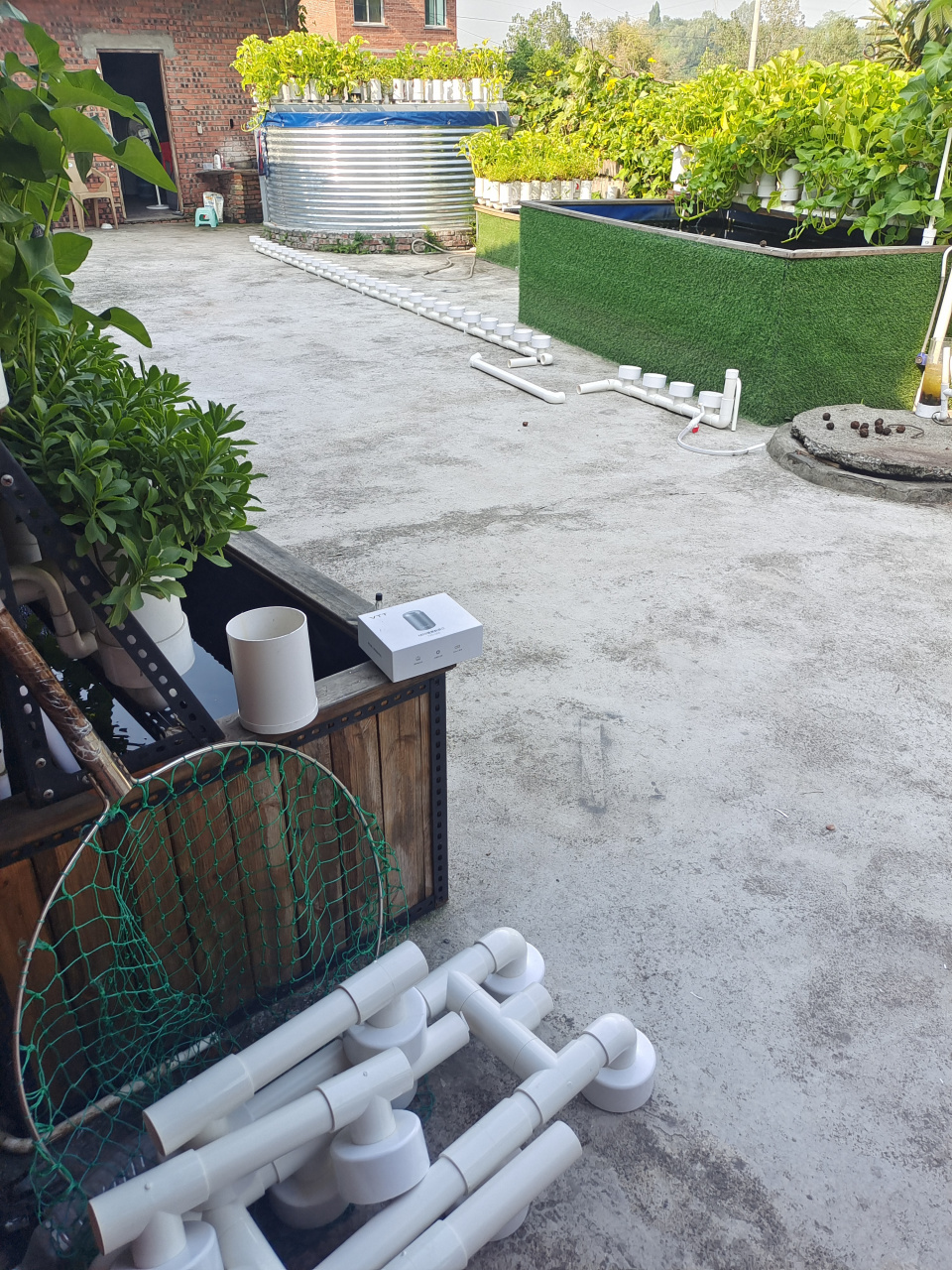 每天都有大量订单,不同鱼池鱼缸都可以做我们管道潮汐循环种植系统.