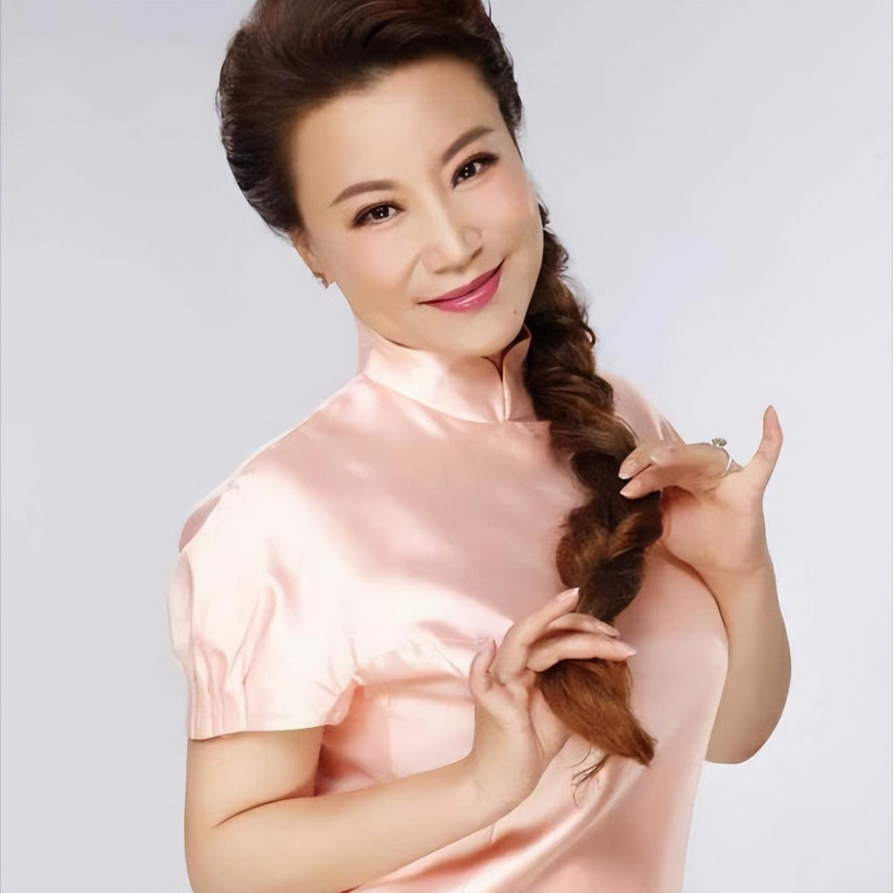 至于当初为什么选择王为念,小香玉坦言:"目的不是很纯".