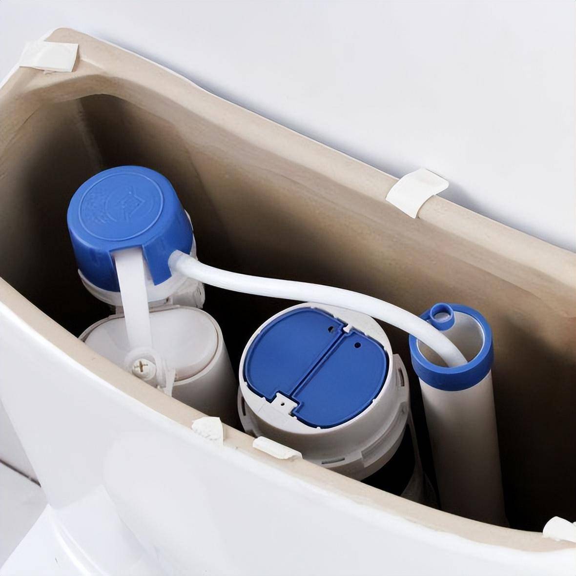 马桶坏了先不要换新,有可能是水件损坏,一键教你如何更换水件