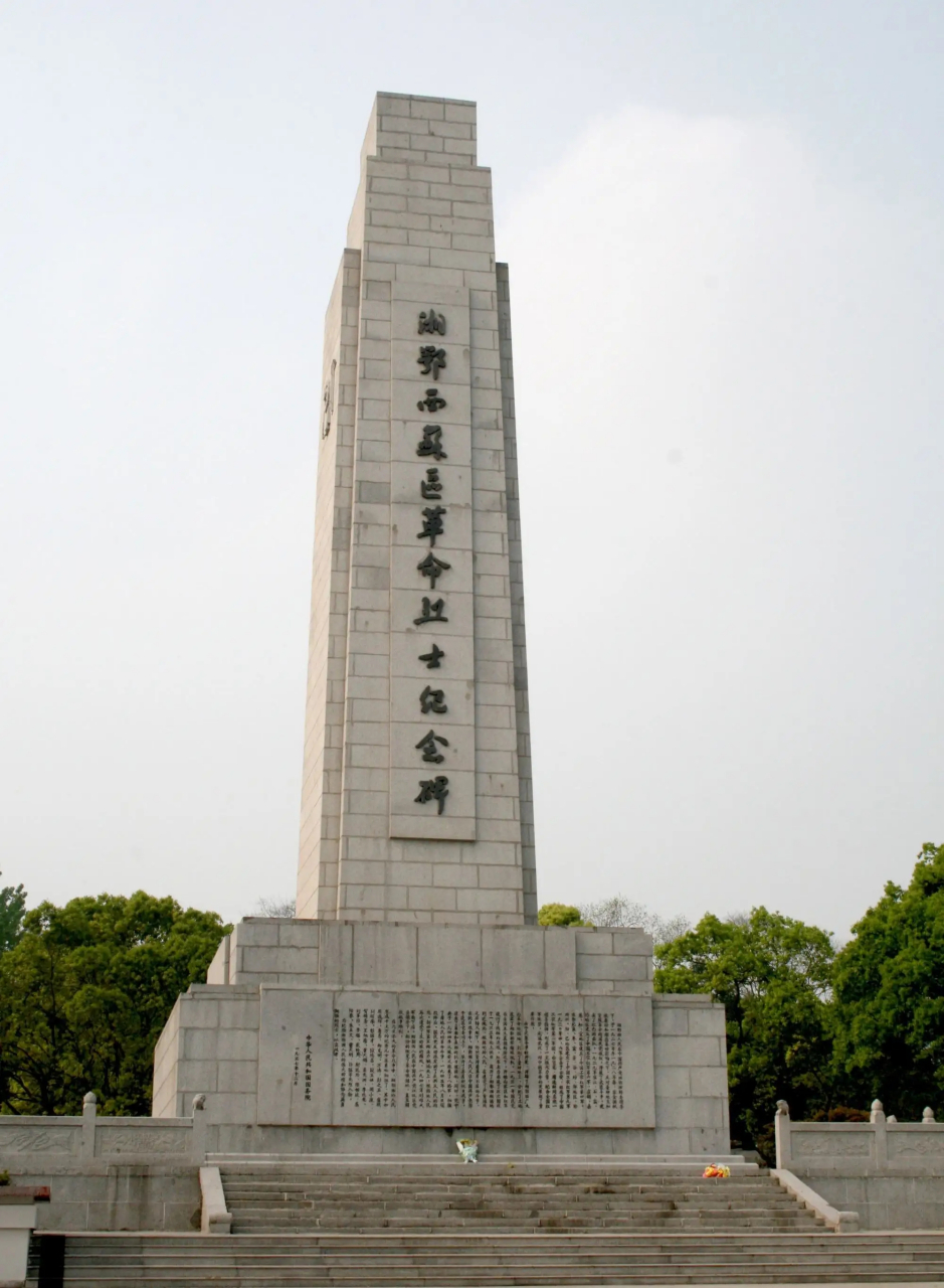 他,是贺龙亲密的战友;是红四军党代表(军长贺龙);是湘鄂边,湘鄂西根据