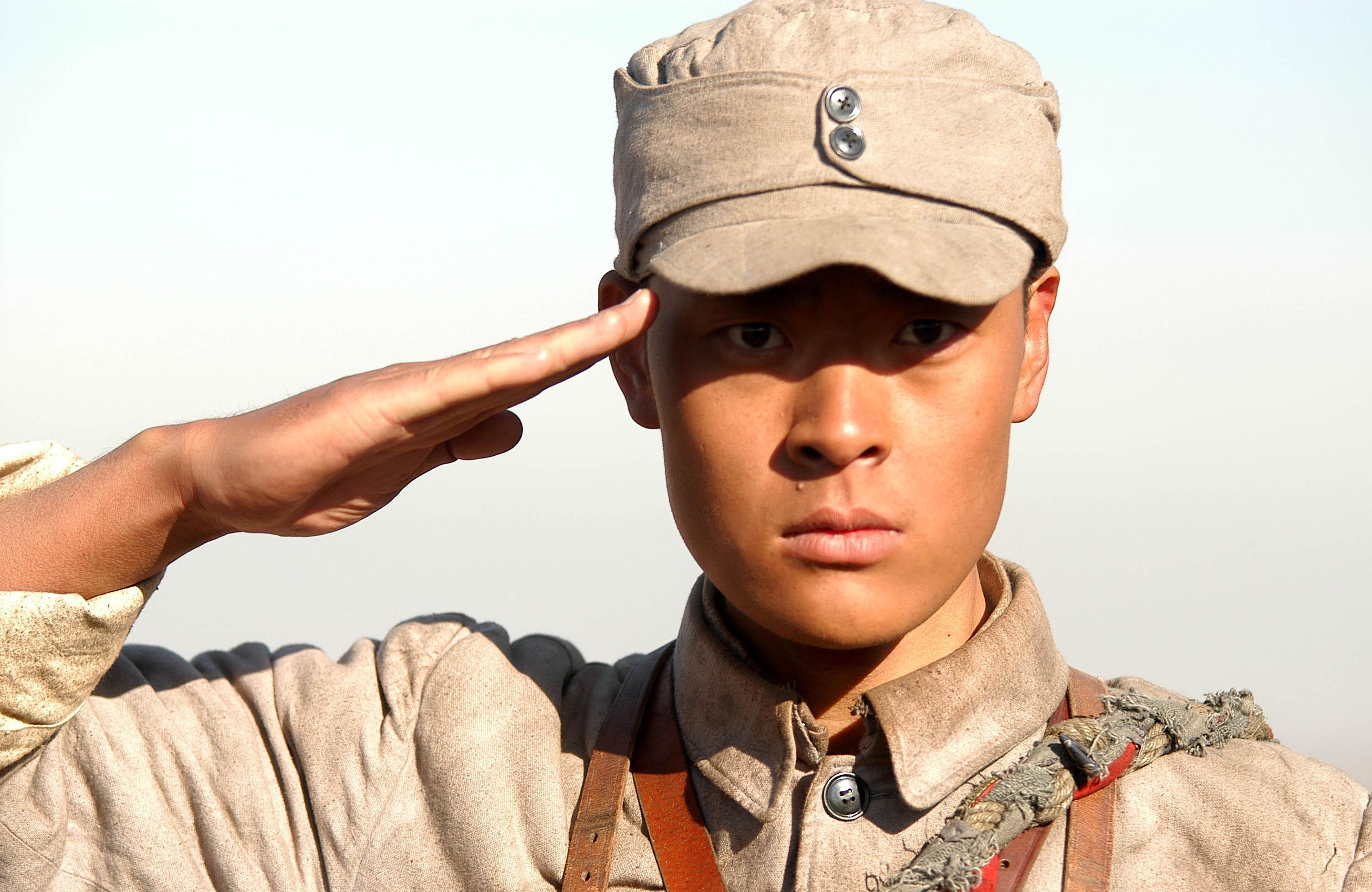 在电视剧史上,有一部名剧《亮剑》,它不仅成为了一代人