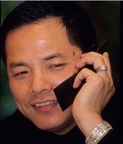 澳门大佬崩牙驹的经历与故事  第一,崩牙驹号称澳门教父,他曾让成龙