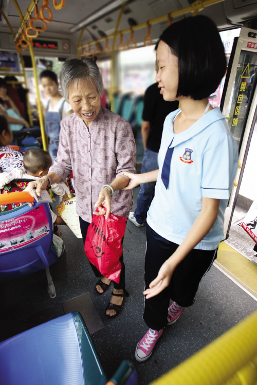 你会为老弱病残让座吗?——城市文明的真实考验