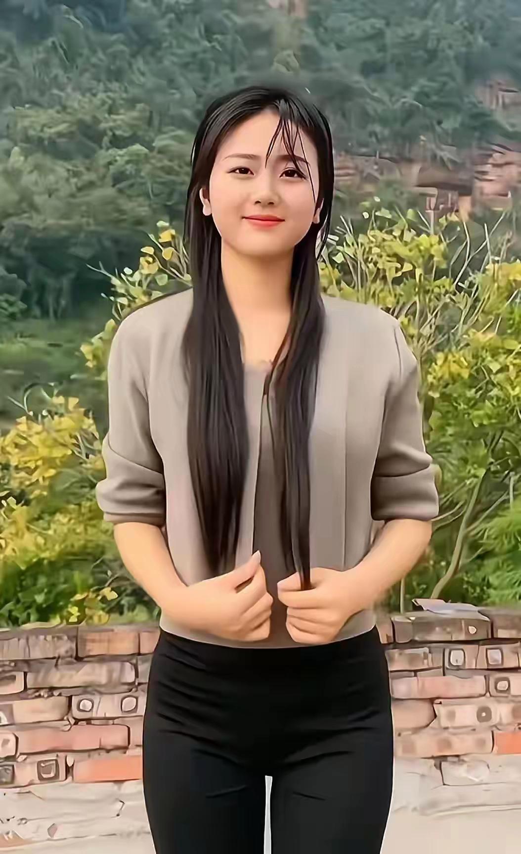 《咱村的"模范女神"》