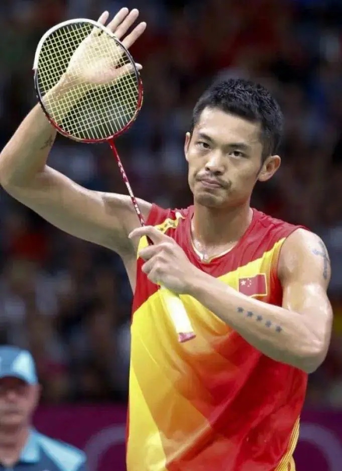 " 林丹:"我们十七八岁出道时,火药味很浓,打完比赛立刻紧盯着对方,要