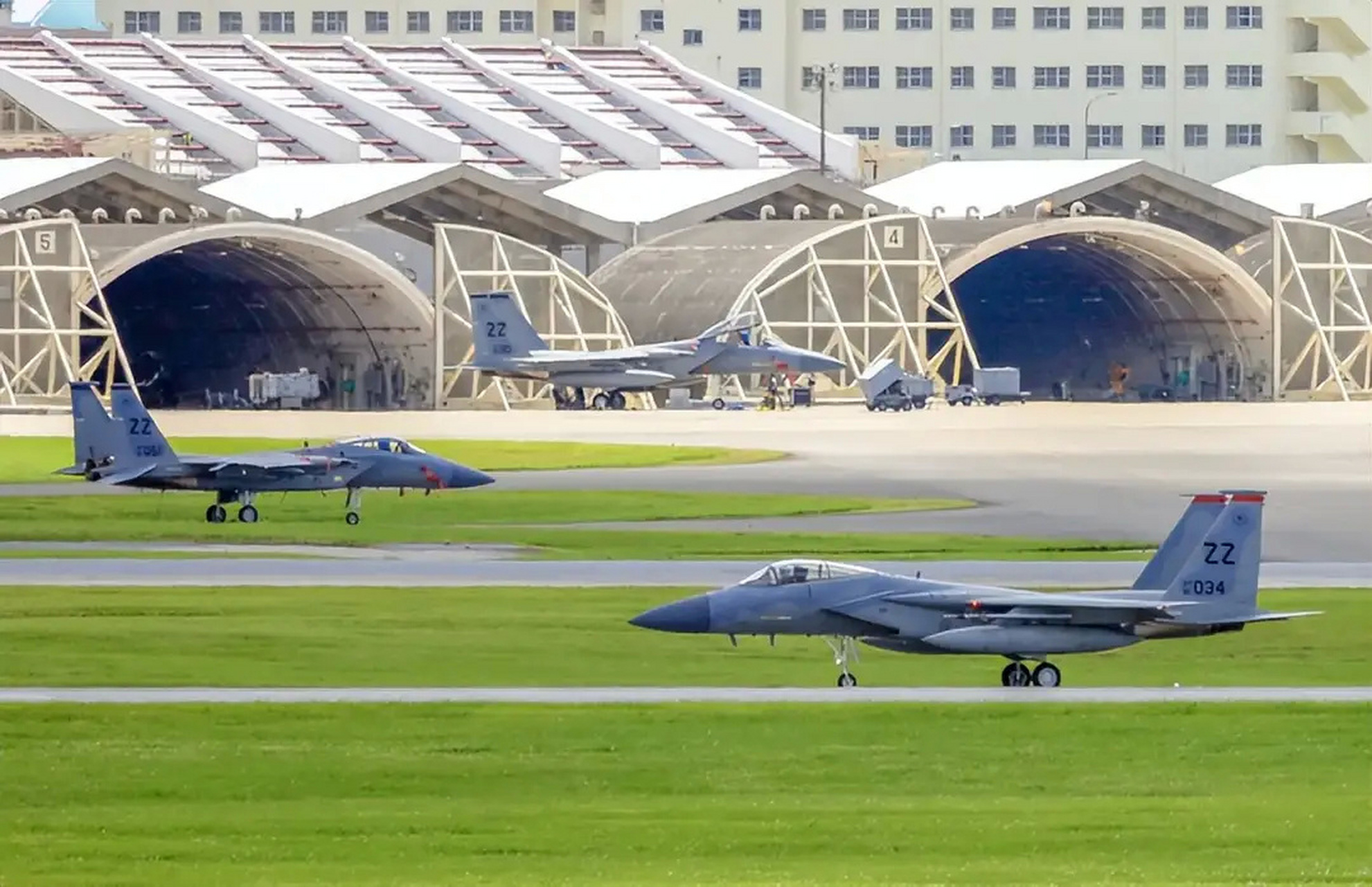 美军快速修复能力强,用几十亿的中国弹道导弹,炸几个坑是否值?