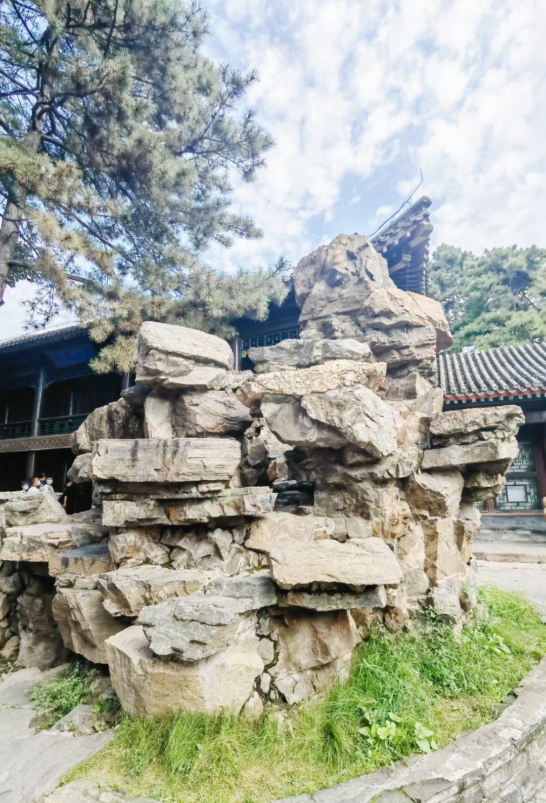 承德避暑山庄是中国古代皇家园林的杰作,其独特的建筑风格和丰富的