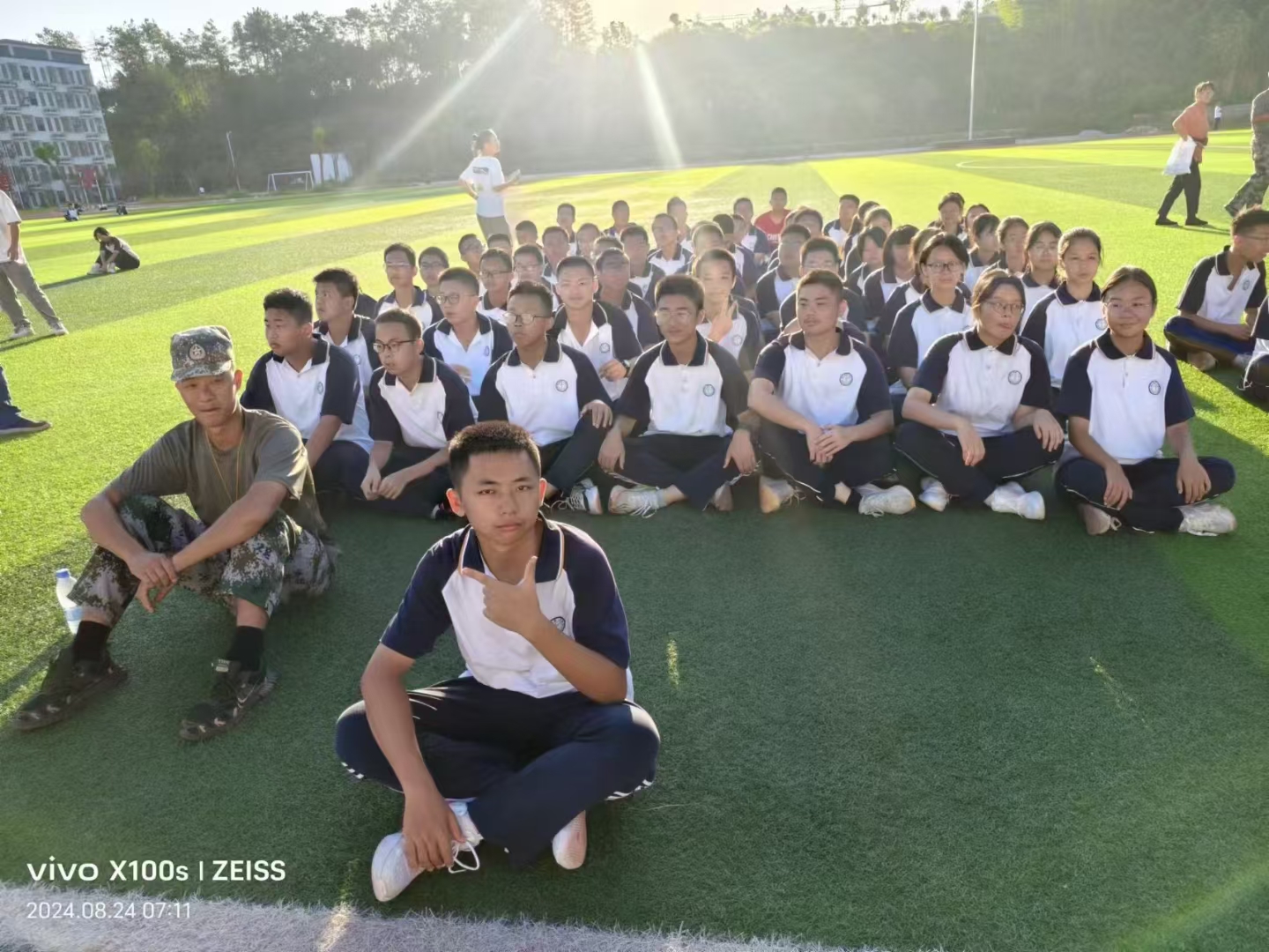 二中军训济南市槐荫区育华中学2023级二班巴林右旗大 #动态连更挑战