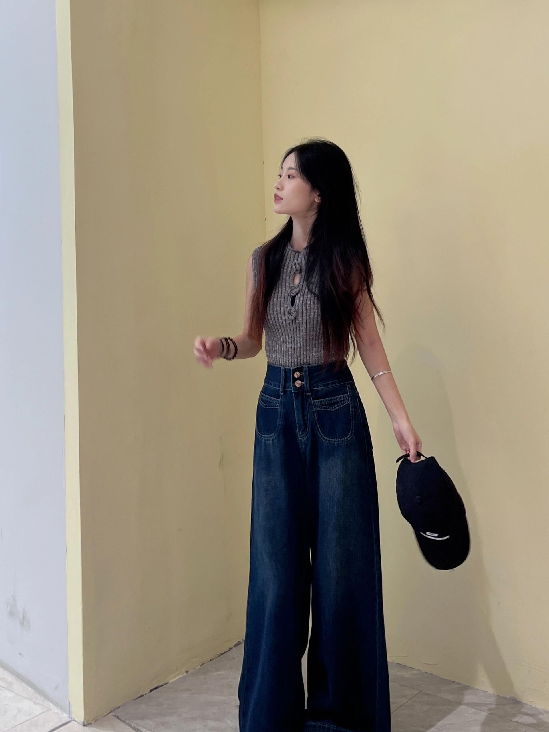 的全是版型没有腿型 牛仔布料做得超级软,摸着就感觉很舒服[偷笑r]