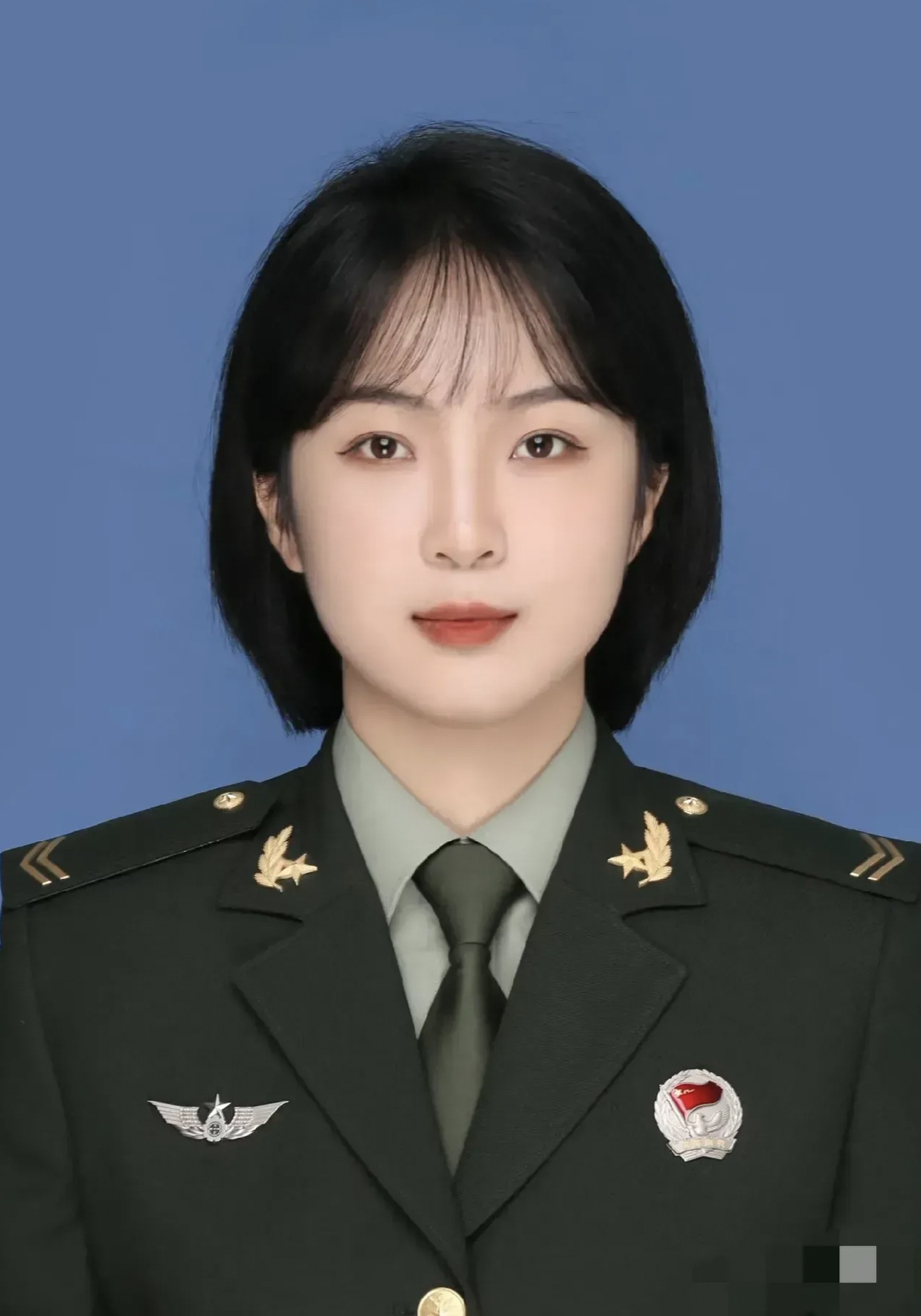我是一名女兵,已经在部队服役了20年
