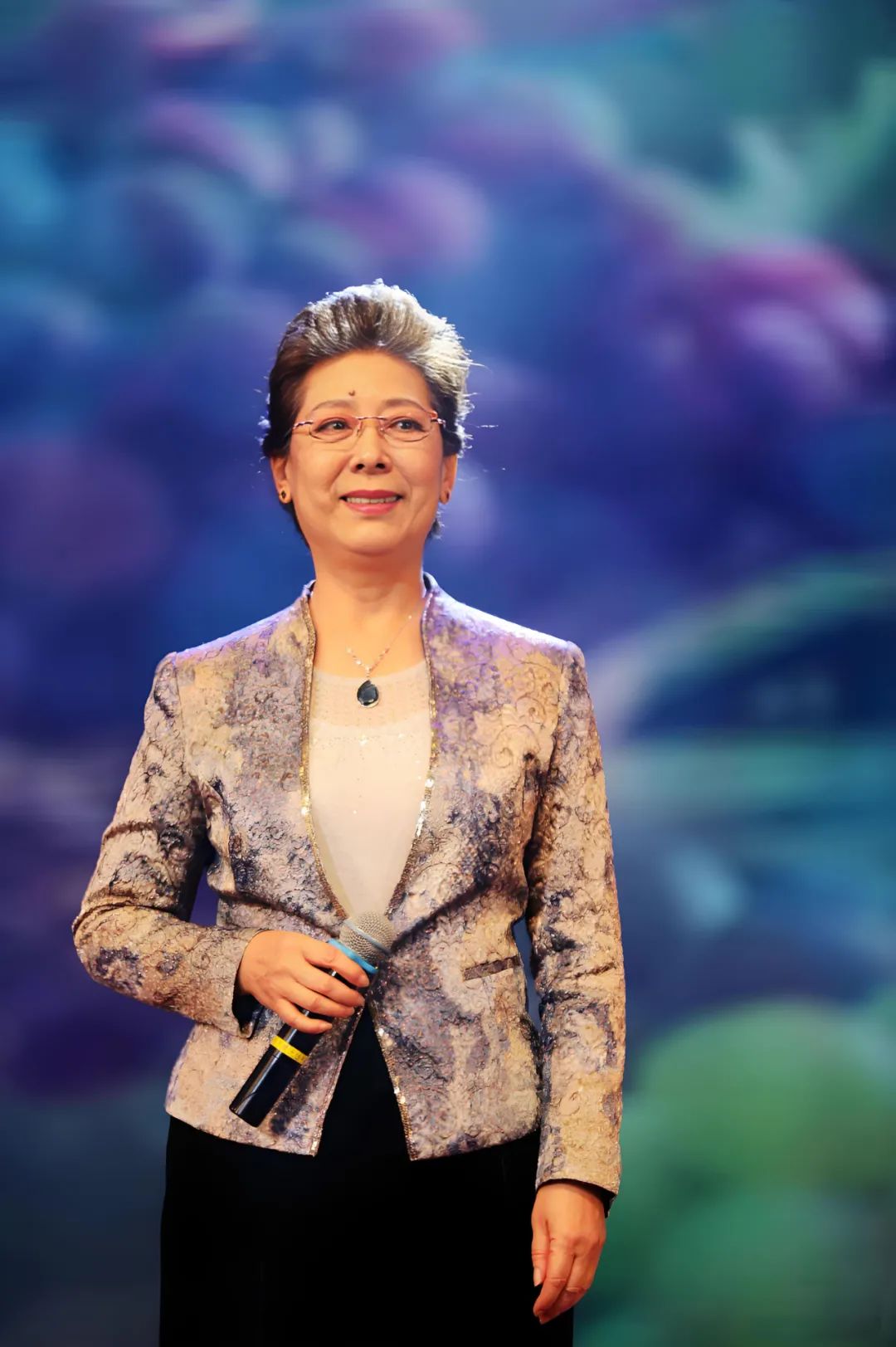 著名歌唱家关牧村:用心灵之歌,触动世界心弦