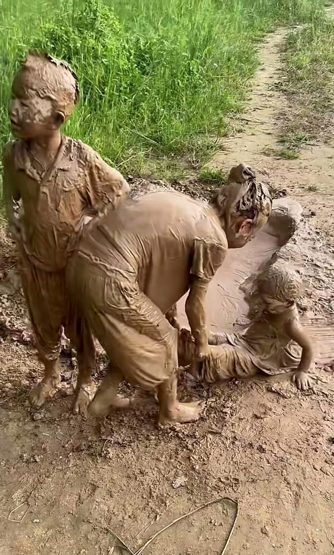 瞧瞧这泥巴艺术品!