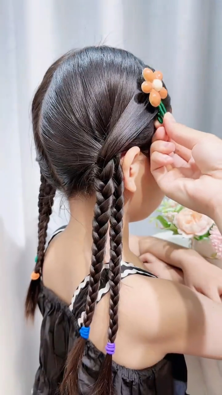 可爱淑女双麻花辫