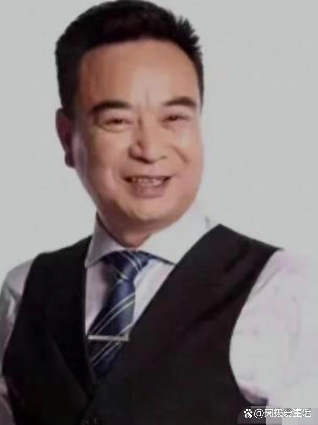 "可是女儿16岁时,岳跃利的表现却令人意外.