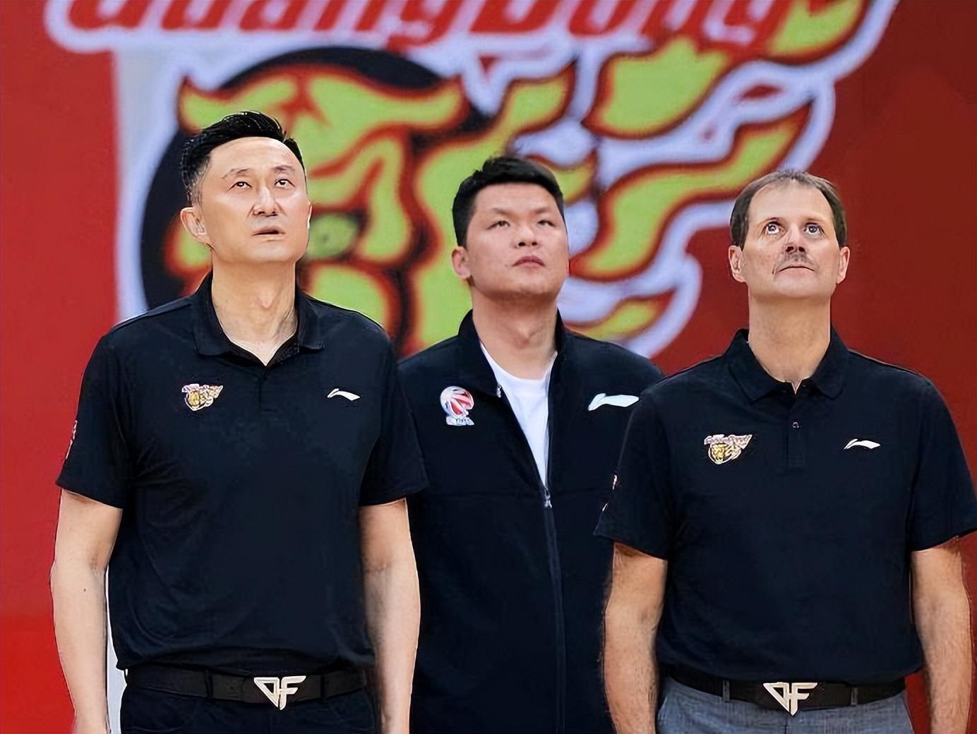 正式确定!东阳光冠名赞助广东宏远男篮陈海涛杜锋朱芳雨疯狂比心