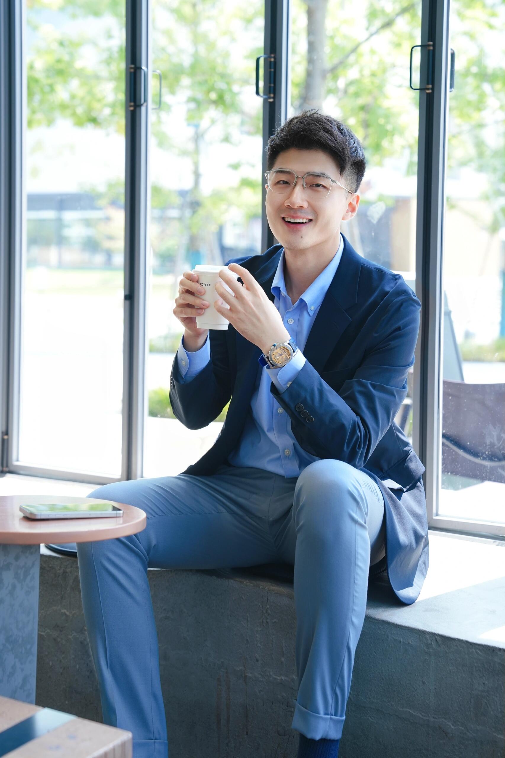 斯文帅气的型男帅哥,成熟稳重有魅力