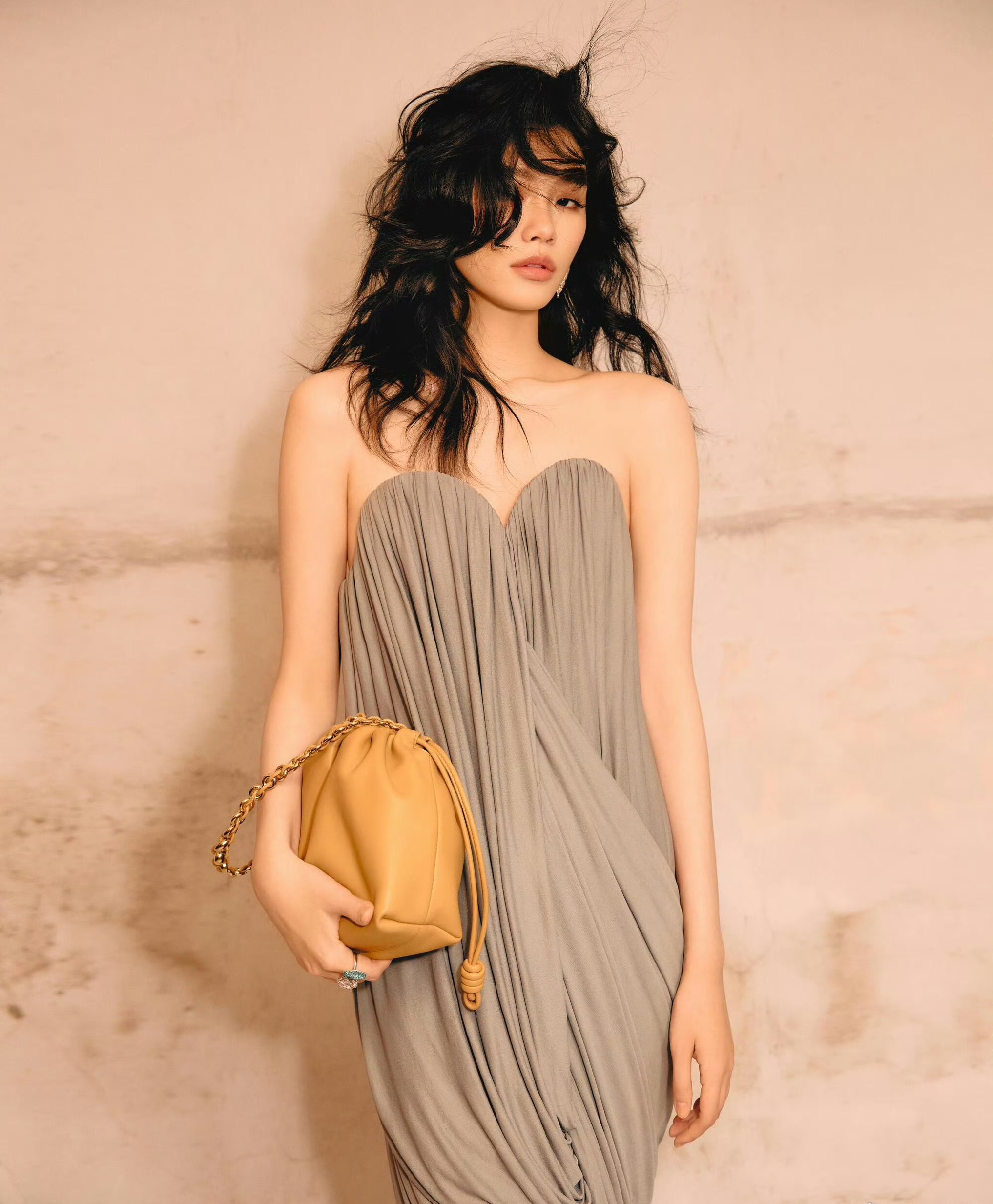 奚梦瑶最新时尚大片上线了!