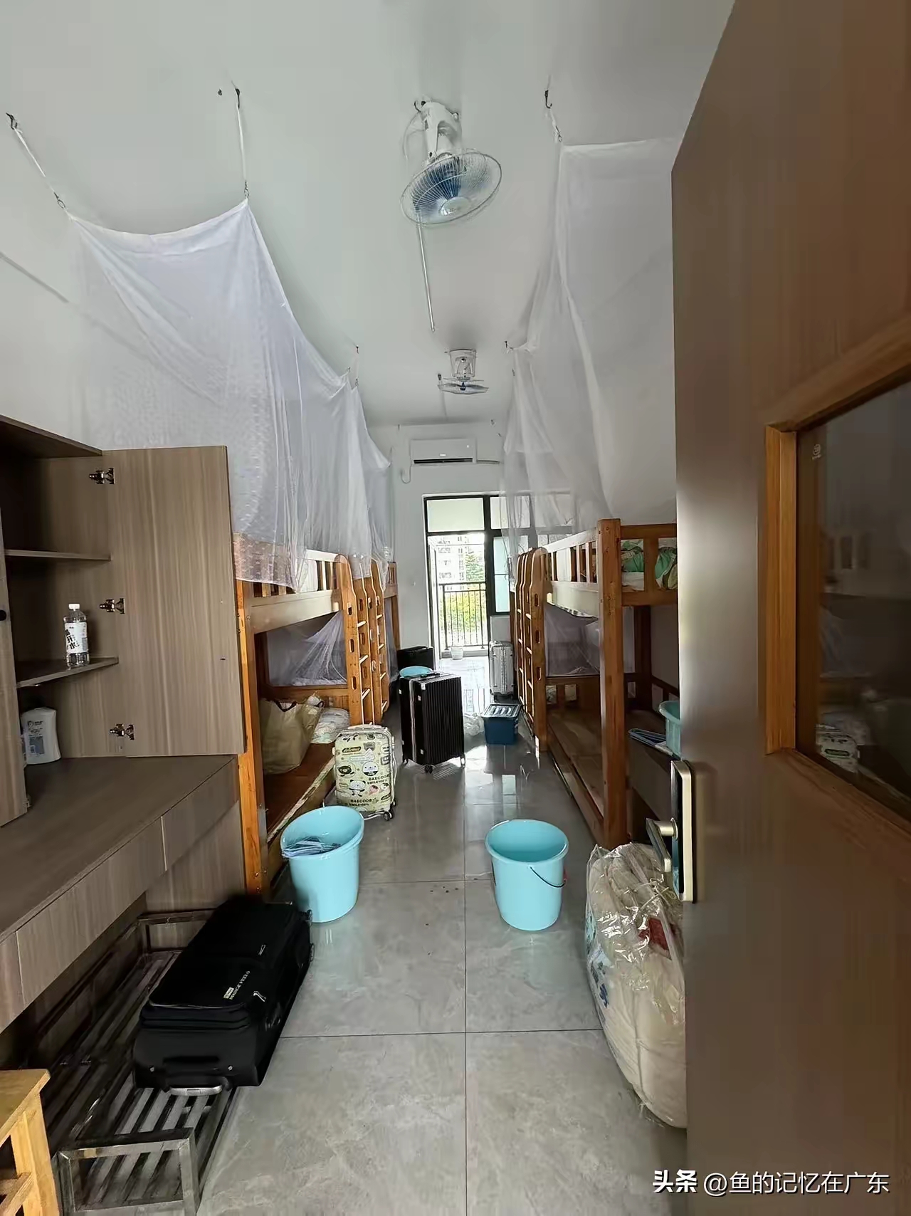 这样的高中宿舍是 6 人间,住宿费 1600 元到底贵不贵呢?