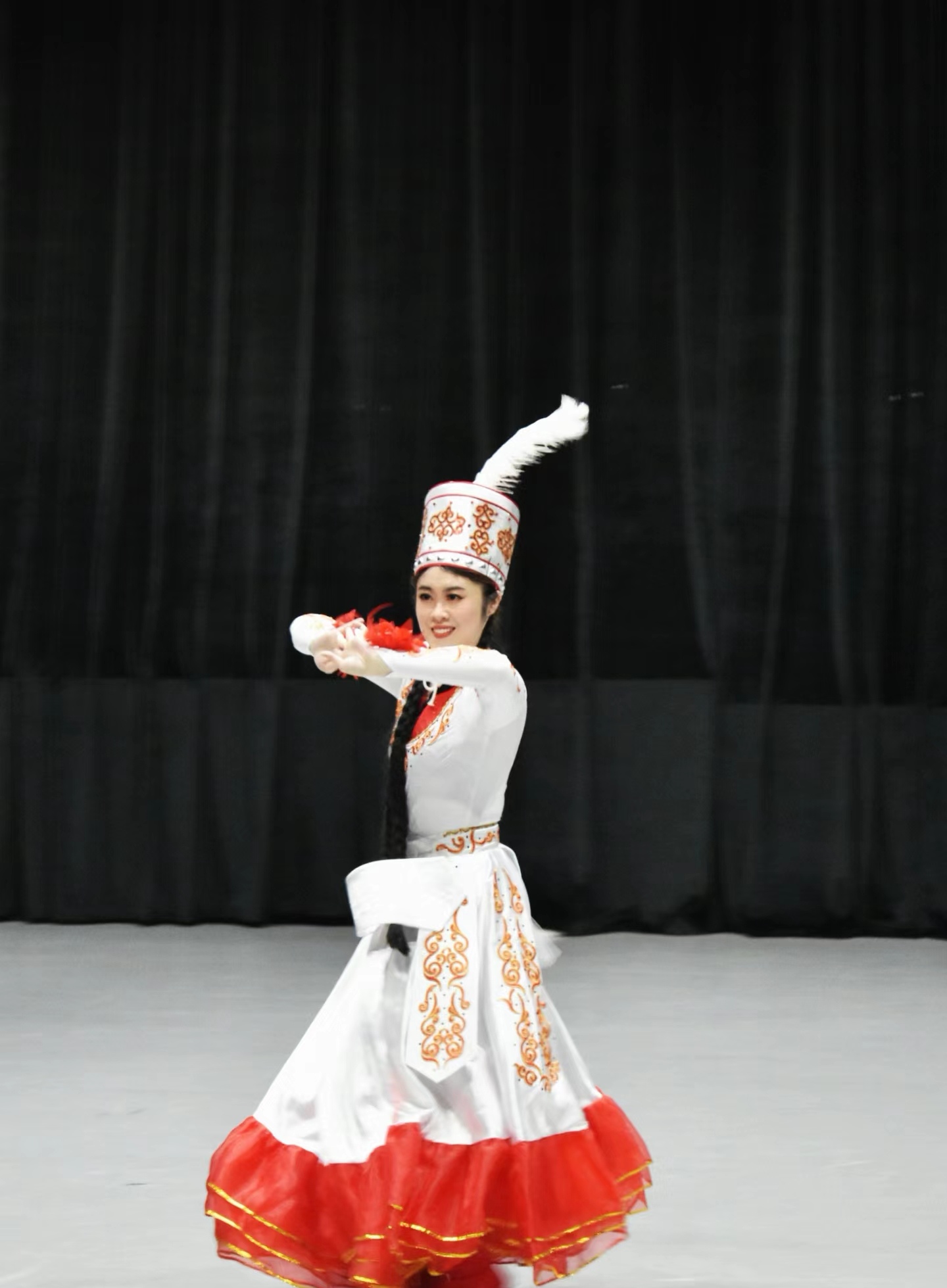 "黑走马"是哈萨克族中具有代表性的民间舞蹈.