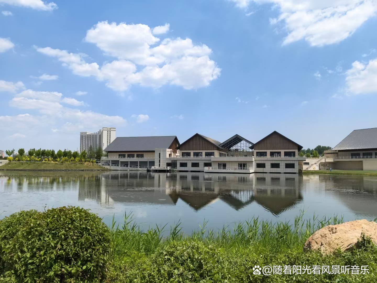 醍醐灌顶的一段话:"一个再出色的人,长期在差的关