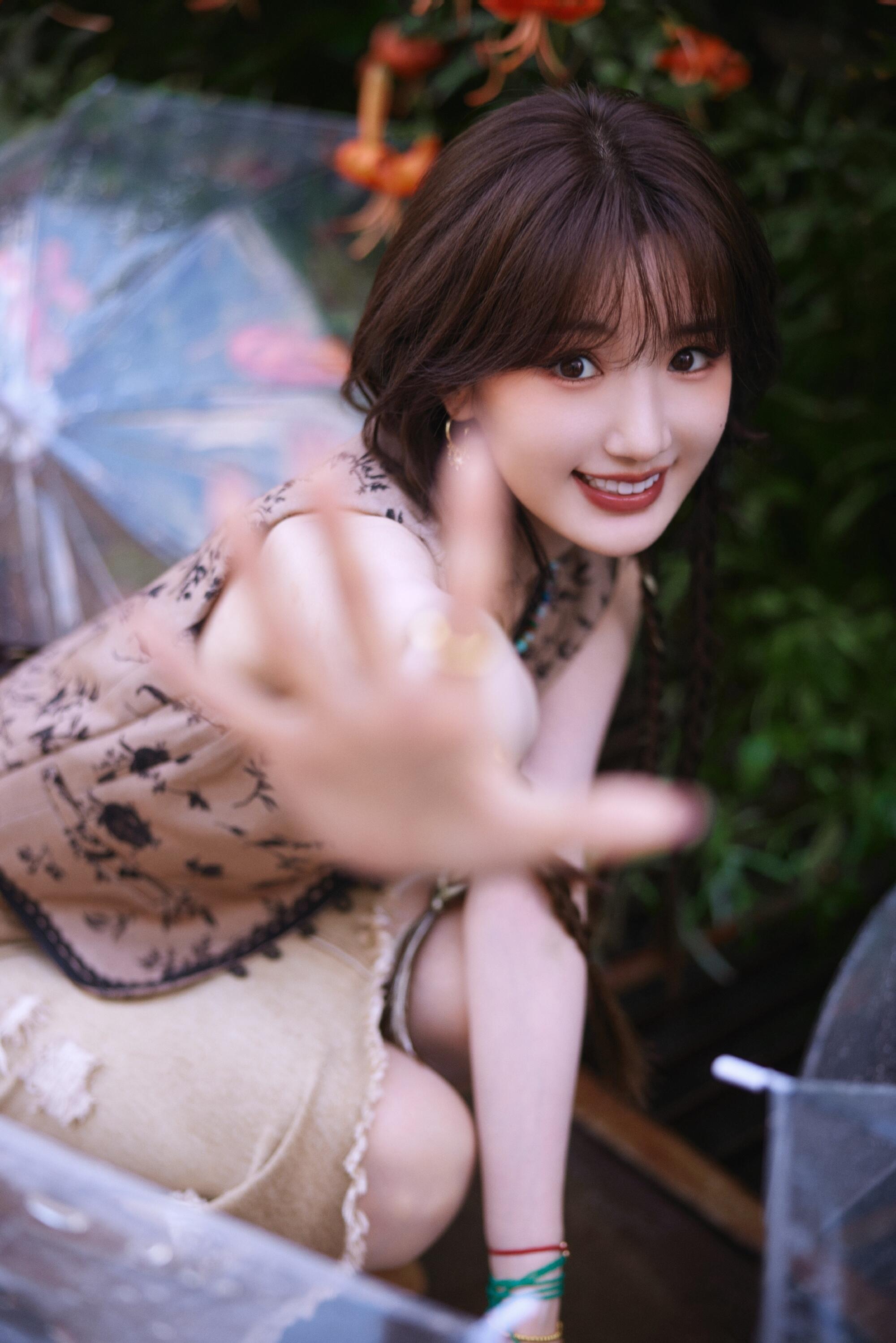 清纯女孩毛晓彤,又甜又美,简直是仙女下凡  清新可人的毛晓彤,甜美