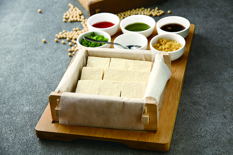 济南泉水豆腐:泉香润泽的美味传奇