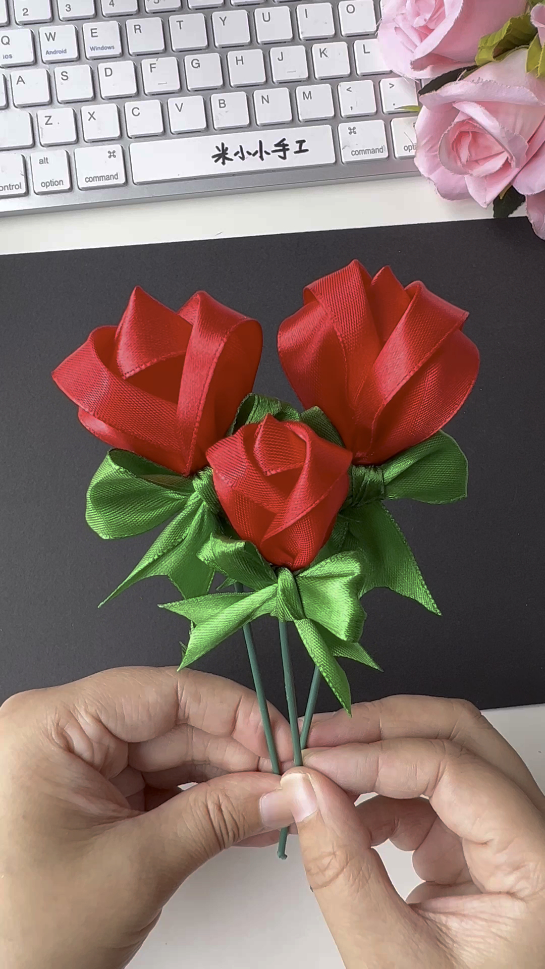 用丝带做漂亮的玫瑰花,非常好看,看一遍就会#亲子手工