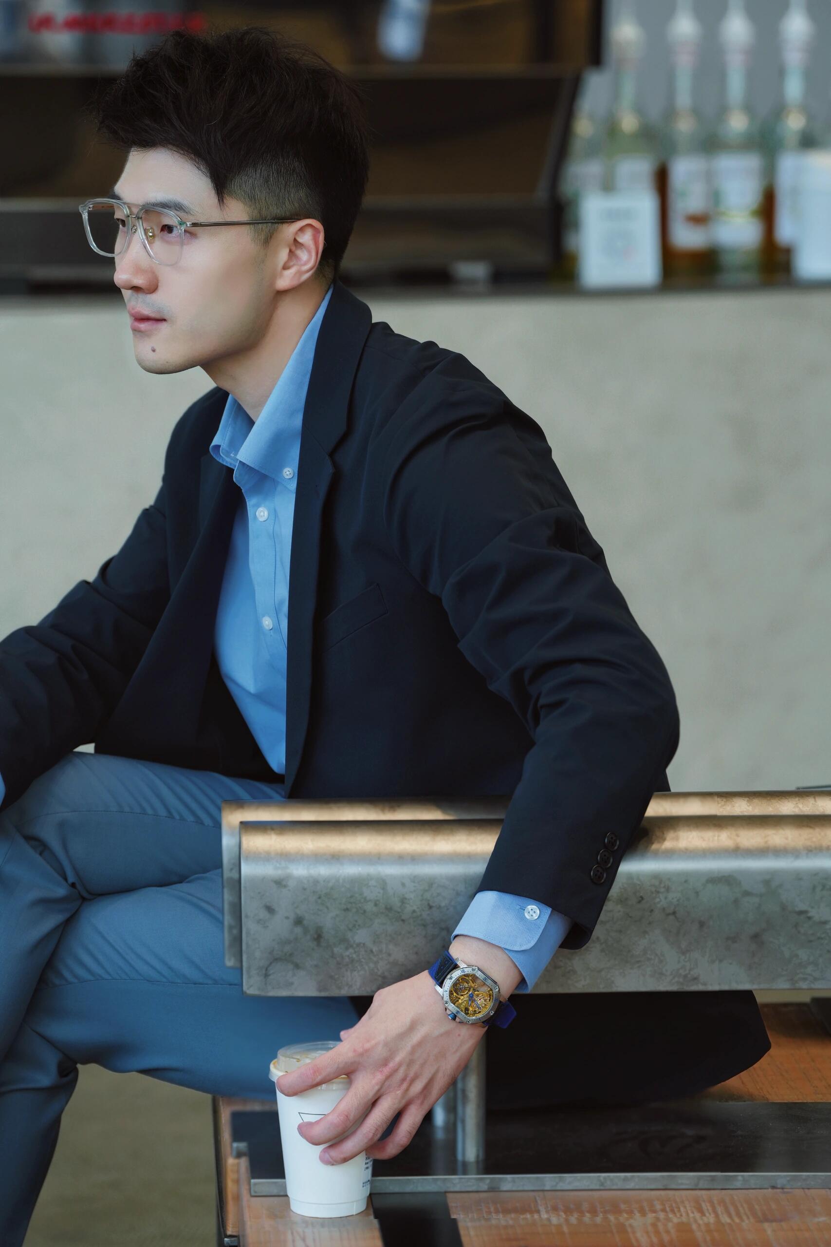 斯文帅气的型男帅哥,成熟稳重有魅力