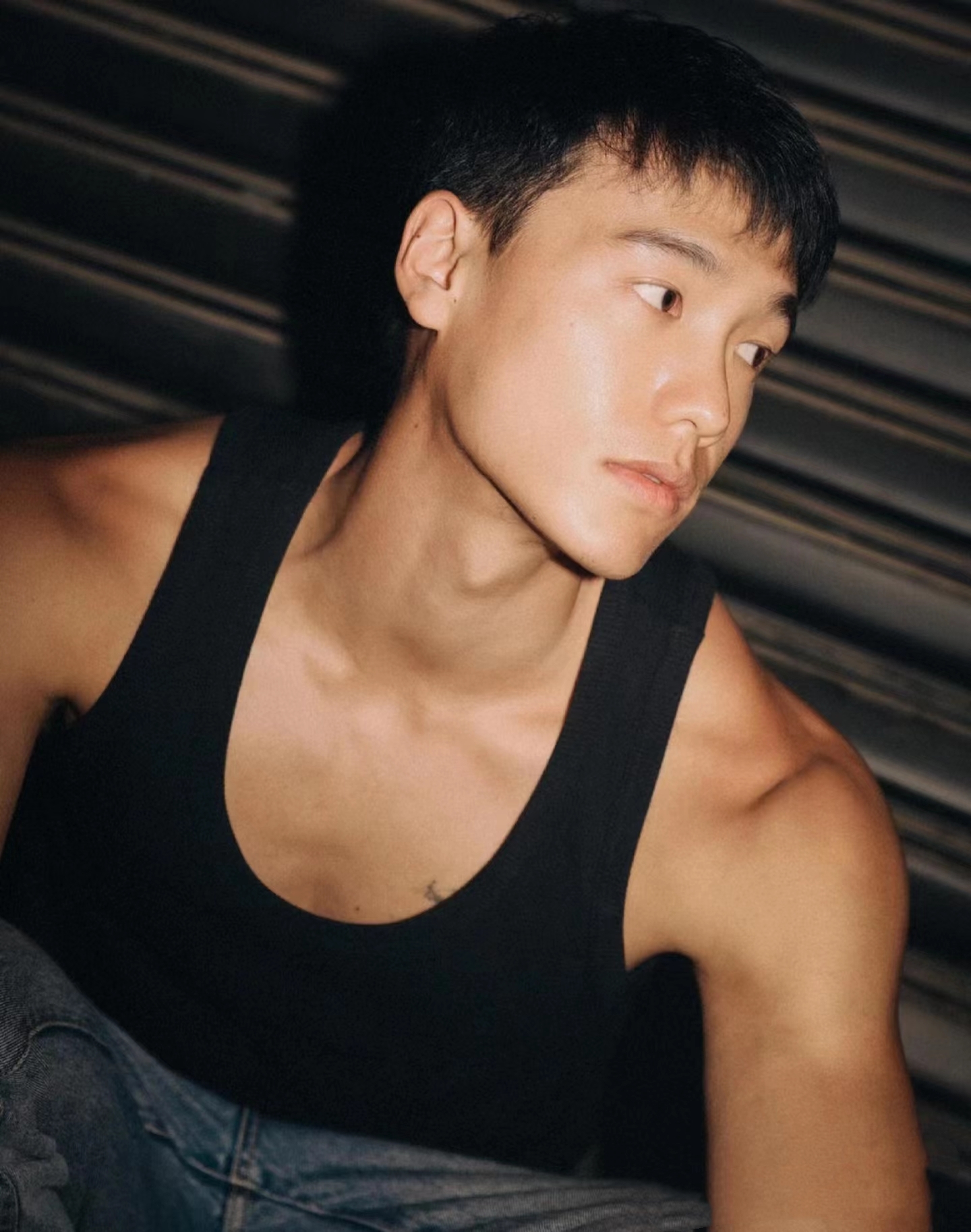 活捉一枚黑皮小帅哥