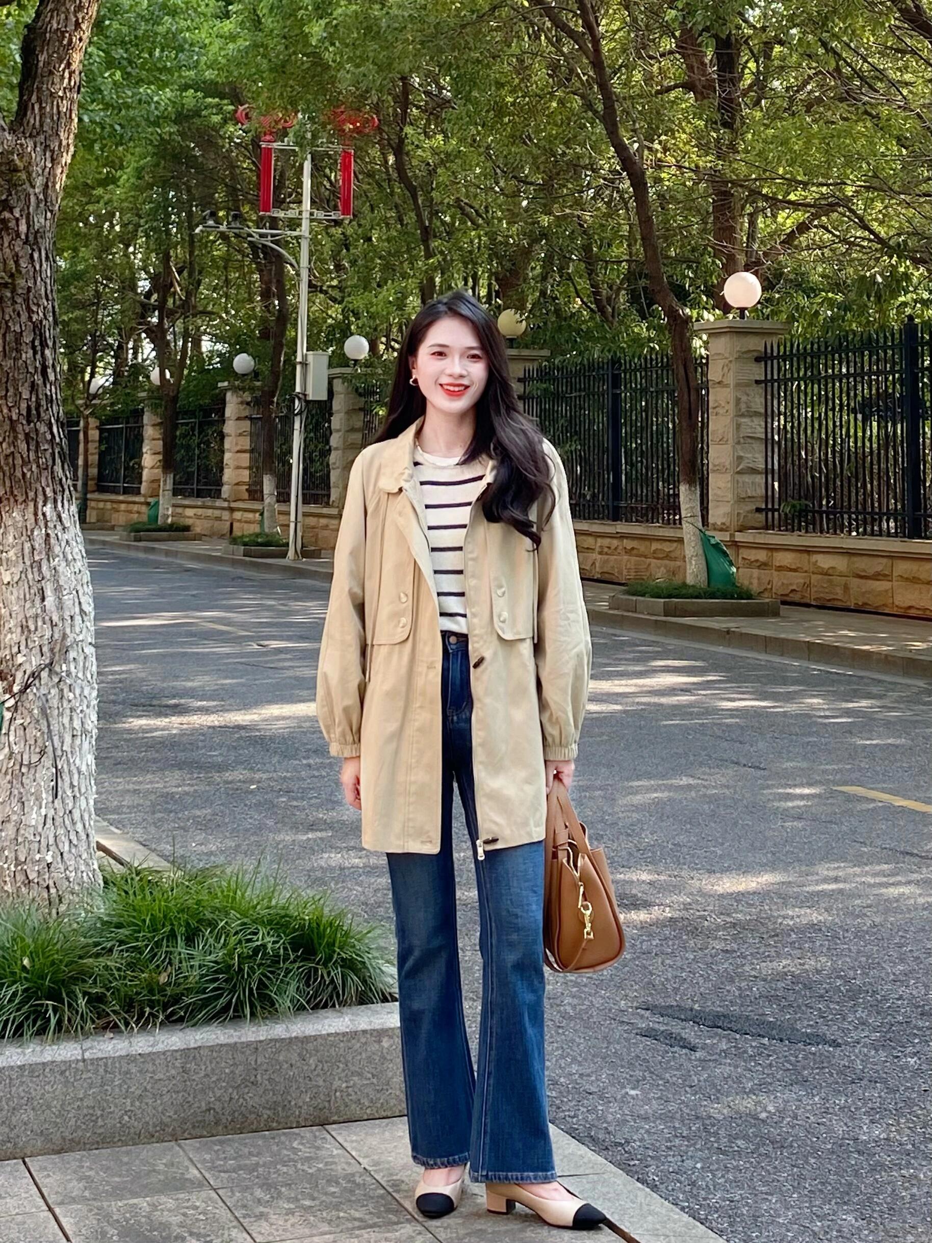 姐妹们问的风衣来啦 风衣是秋天必备的单品之一 经典耐看的质感风衣