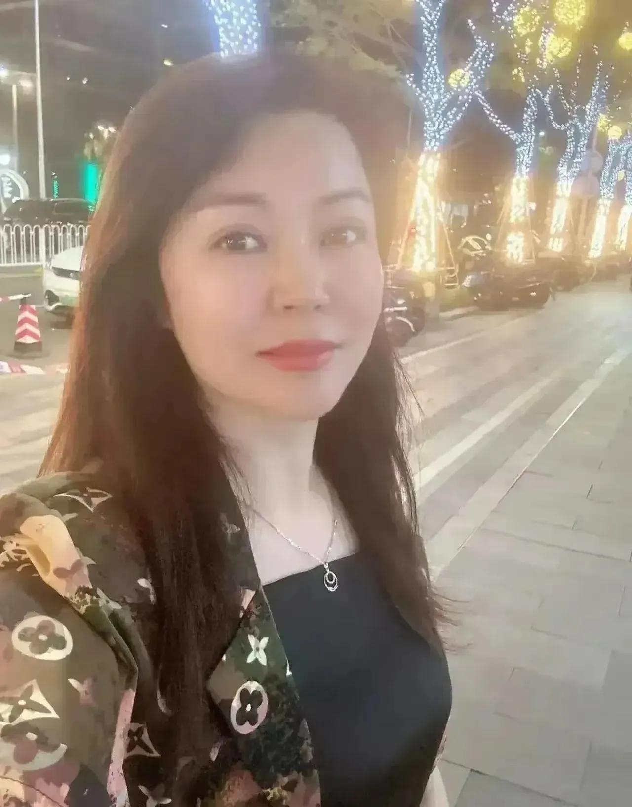 45岁的我是个老剩女.昨天去相亲,听介绍人说对方是个老实人.
